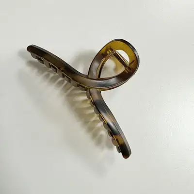 Oversized Plastic Hair Catcher with Shark Design - Image 8