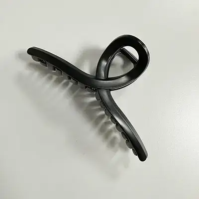 Oversized Plastic Hair Catcher with Shark Design - Image 9