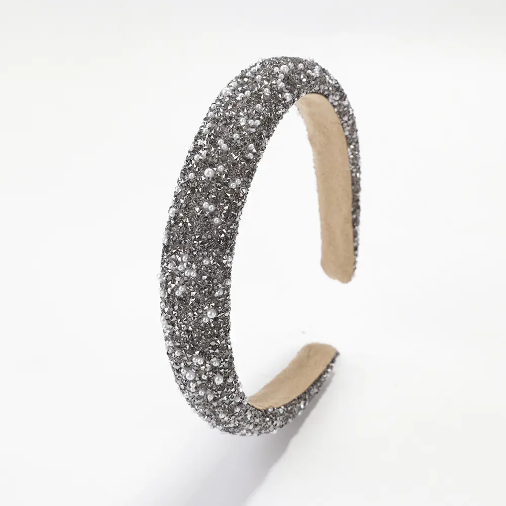 Luxury Pearl Skull Headband with Diamonds - Image 4