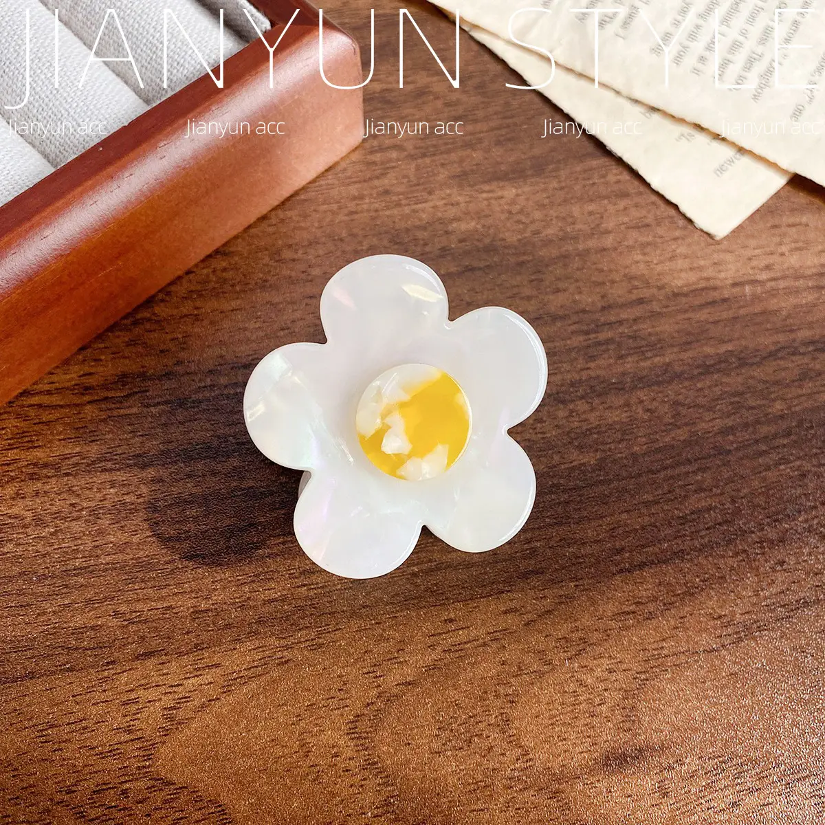 Sweet Acrylic Daisy Hairpin for Women - Image 3