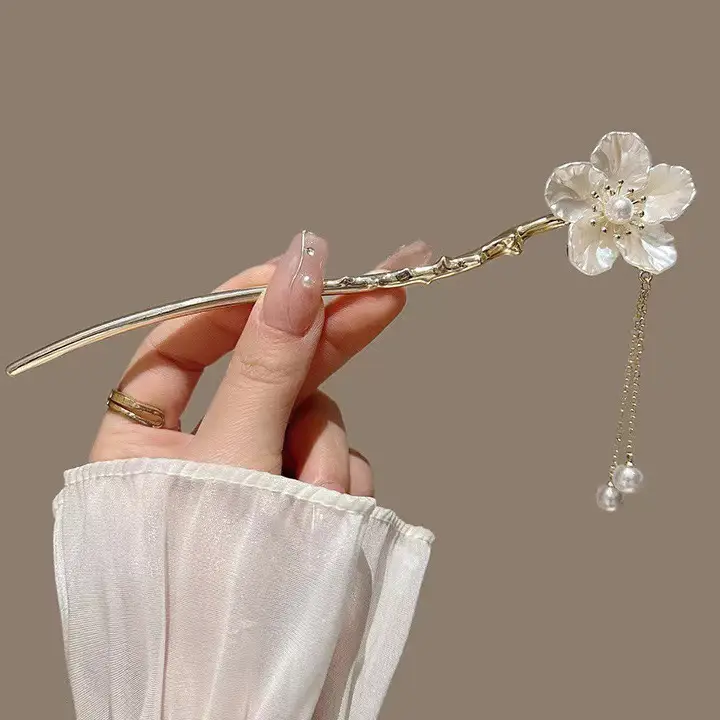 New Chinese Tassel Hairpin Women Ancient High Grade Metal