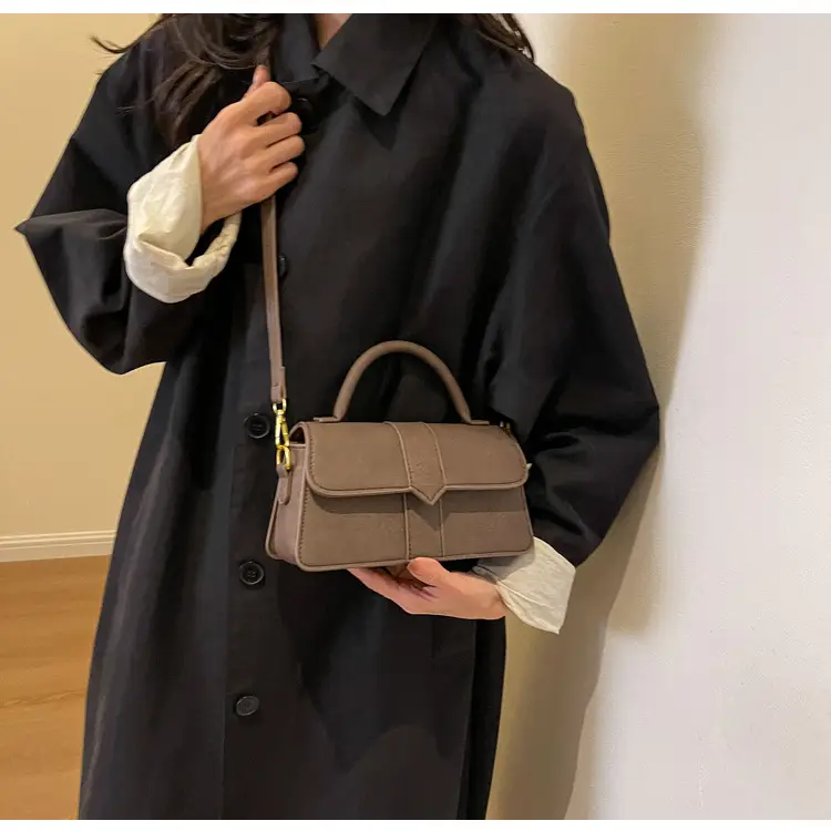 Women's Brown Leather Shoulder Crossbody Bag with Gold Chain — feature 18