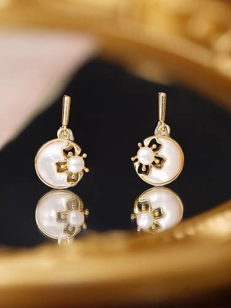 Gold Plated Pearl & Crown Necklace with Chain — feature 19