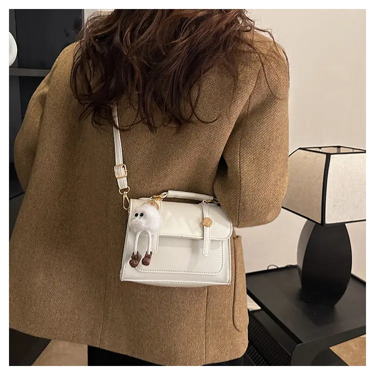 Women Shoulder Messenger Bag Brown Leather Winter 2023 — feature 18