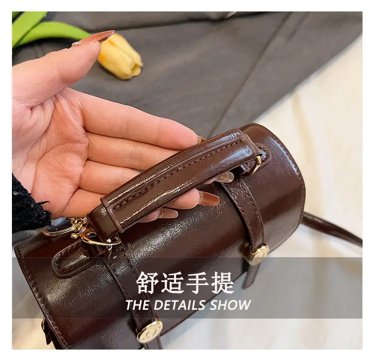 Women Shoulder Messenger Bag Brown Leather Winter 2023 — feature 4