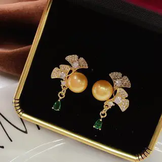 Ginkgo Leaf Pearl Earrings Gold Plated 8-9mm
