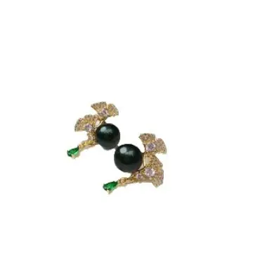 Ginkgo Leaf Pearl Earrings Gold Plated 8-9mm