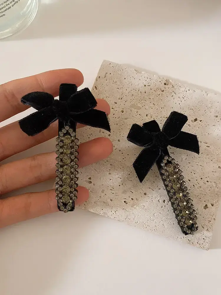 Velvet Bow Hairpins 2 Pack Gray Rhinestone Clip Side — feature 32