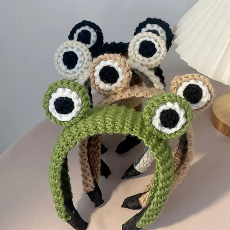 Frog Headband with Big Eyes Wool Knitted Design — feature 1