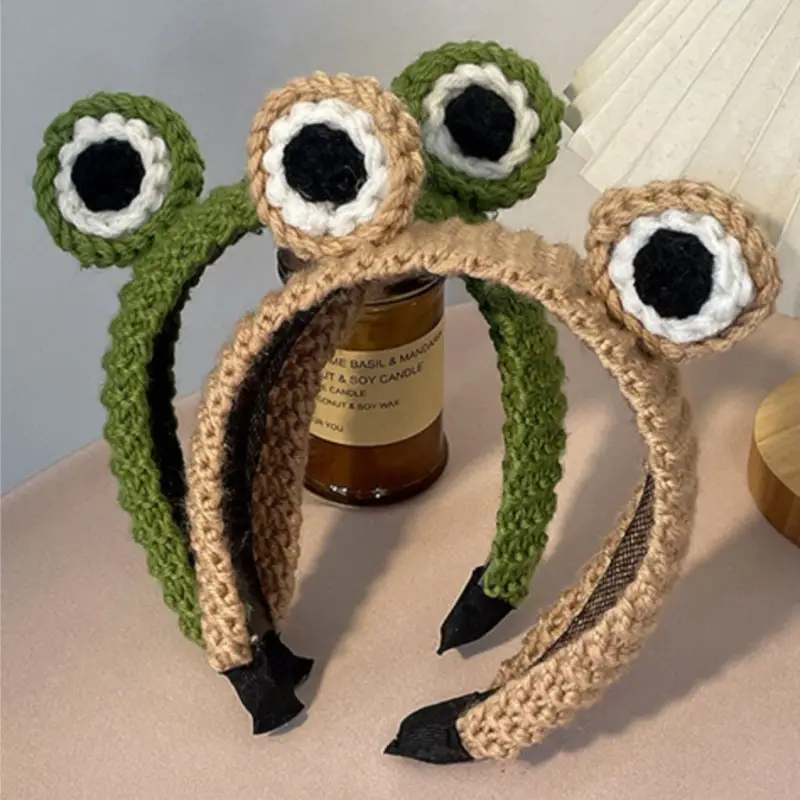 Frog Headband with Big Eyes Wool Knitted Design — feature 2
