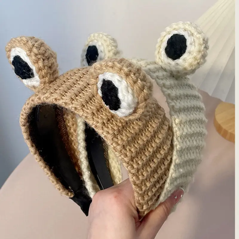 Frog Headband with Big Eyes Wool Knitted Design — feature 3