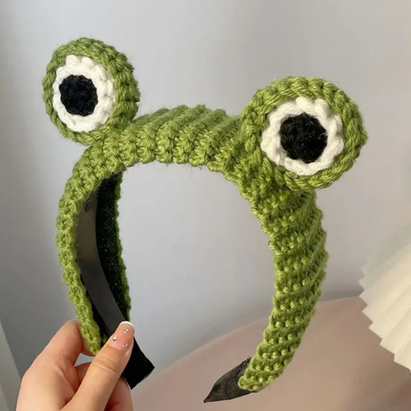 Frog Headband with Big Eyes Wool Knitted Design — feature 7