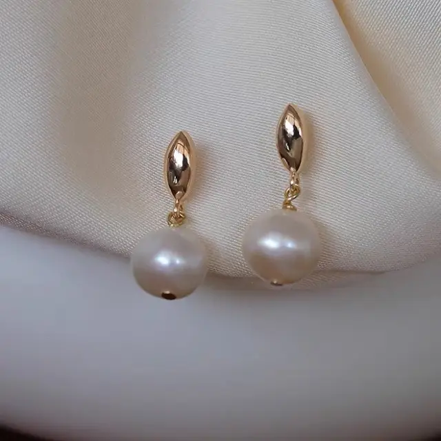 S925 Silver Pearl Earrings French Niche Small Elegant - Image 3