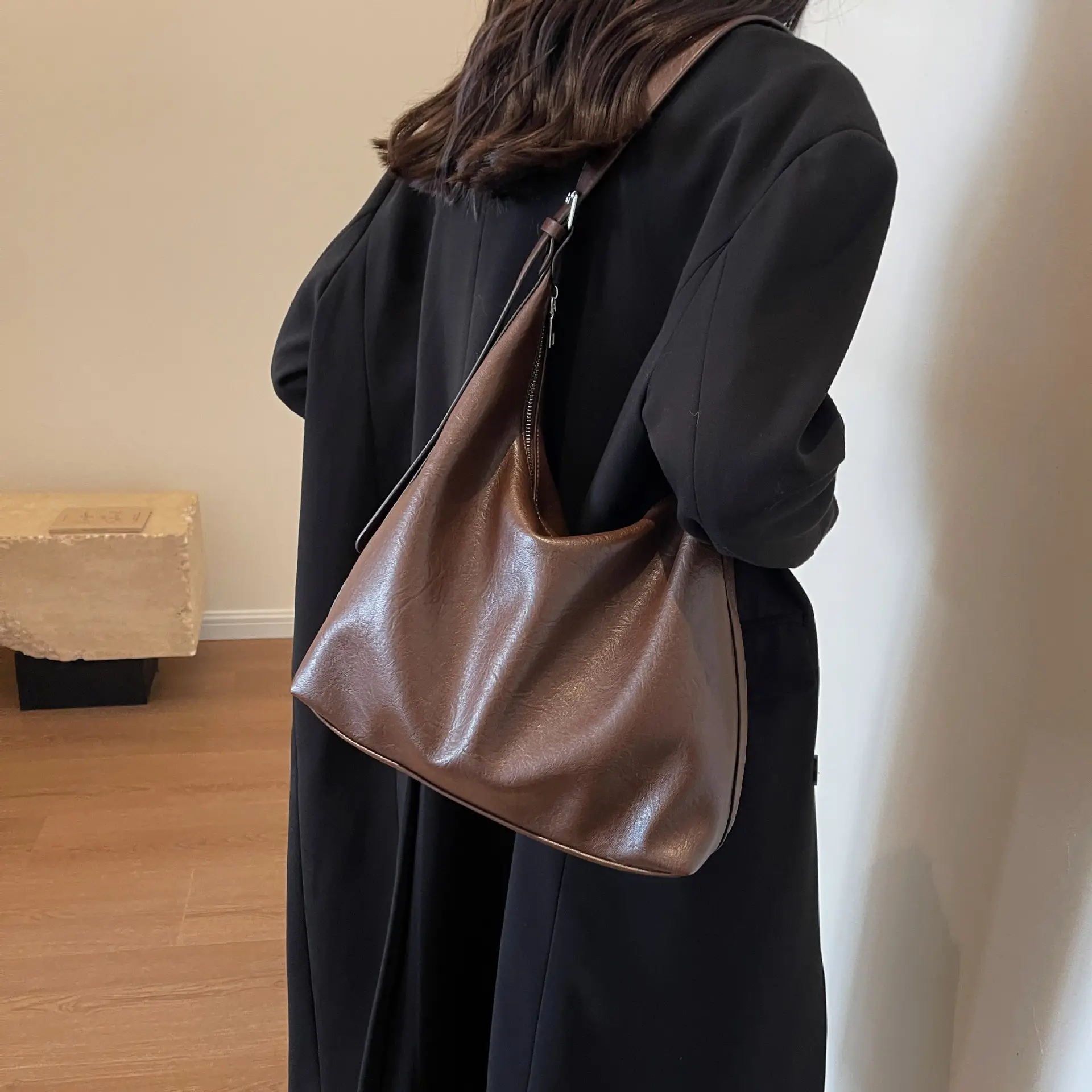 Women Retro Shoulder Messenger Bag Brown 2023 - Image 3