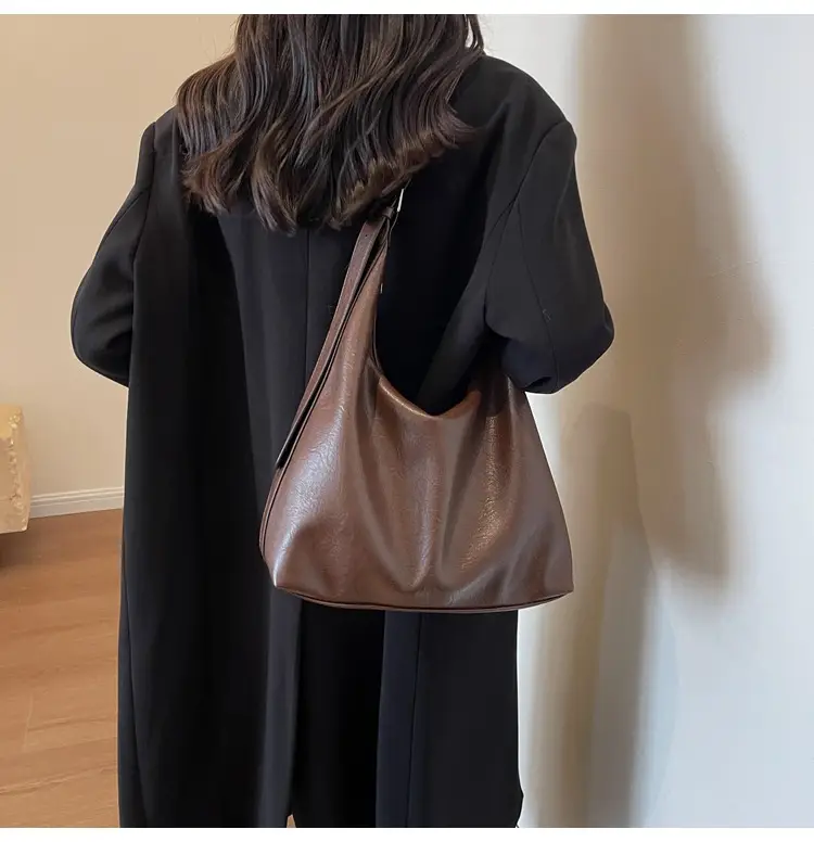 Women Retro Shoulder Messenger Bag Brown 2023 — feature 18