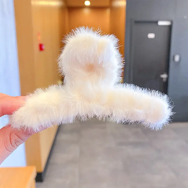 New Star Delu Plush Hairpin for Women