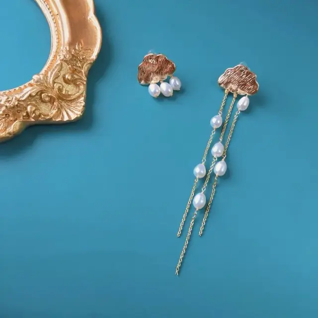 Asymmetric Pearl Cloud Earrings for Women - Image 2