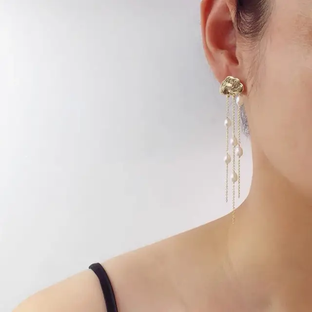 Asymmetric Pearl Cloud Earrings for Women - Image 3