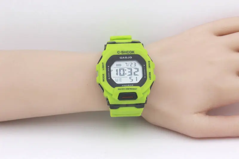 Green Digital Watch for Men 30m Waterproof — feature 10