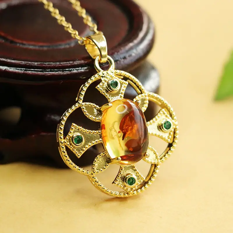 Aiyu Natural Amber Pendant Necklace Ethnic Gold — feature 10