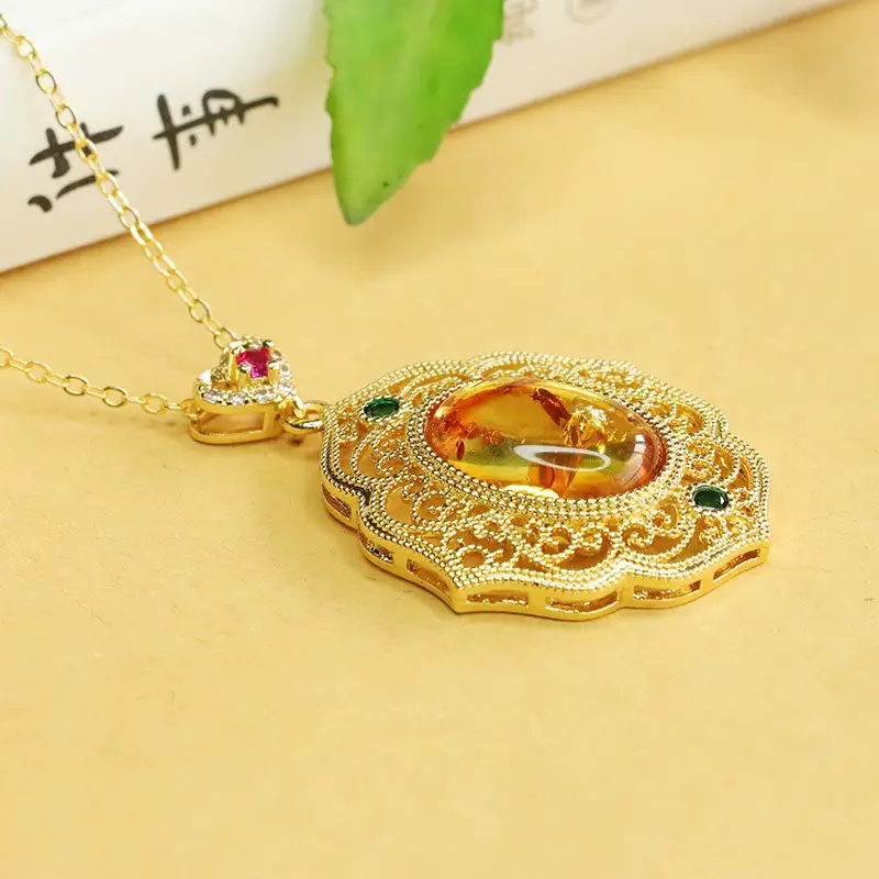 Vintage Gold Amber Pendant Necklace for Women — feature 10