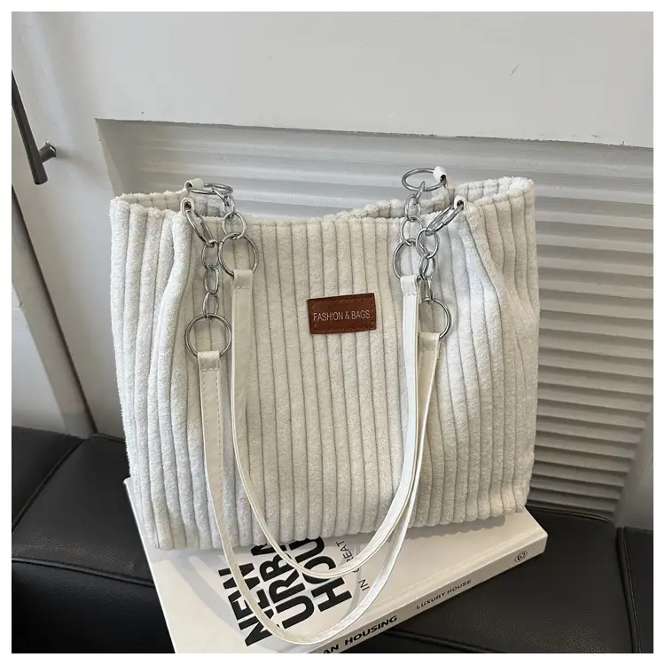 White Velvet Korean Style Shoulder Bag 2023 Winter — feature 10