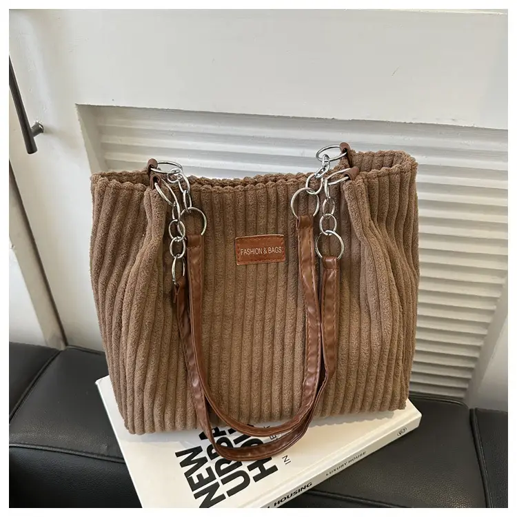 White Velvet Korean Style Shoulder Bag 2023 Winter — feature 12