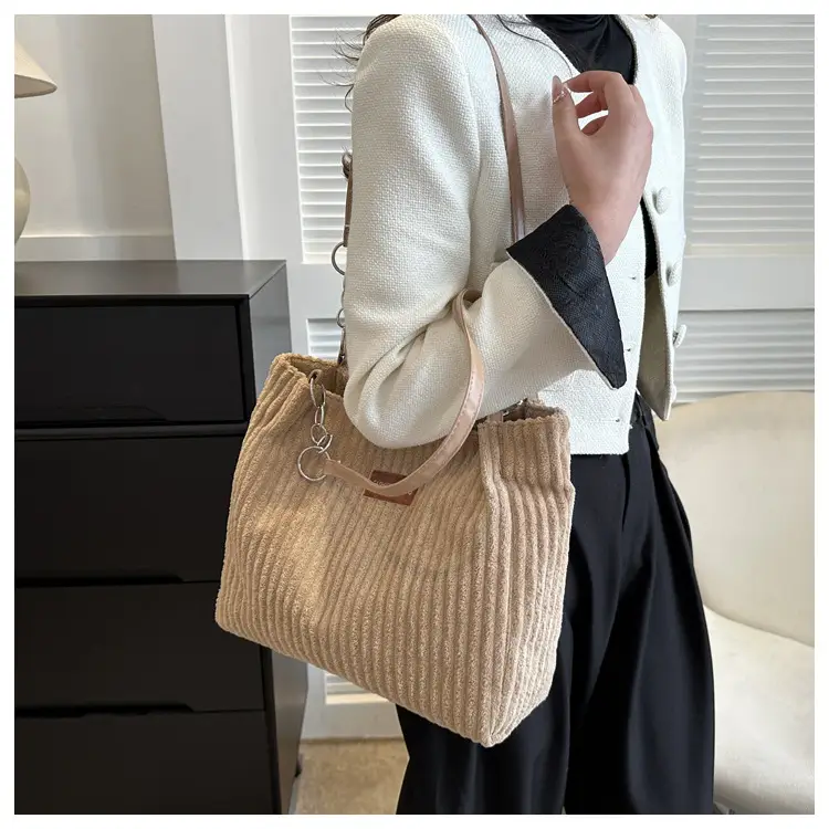 White Velvet Korean Style Shoulder Bag 2023 Winter — feature 21