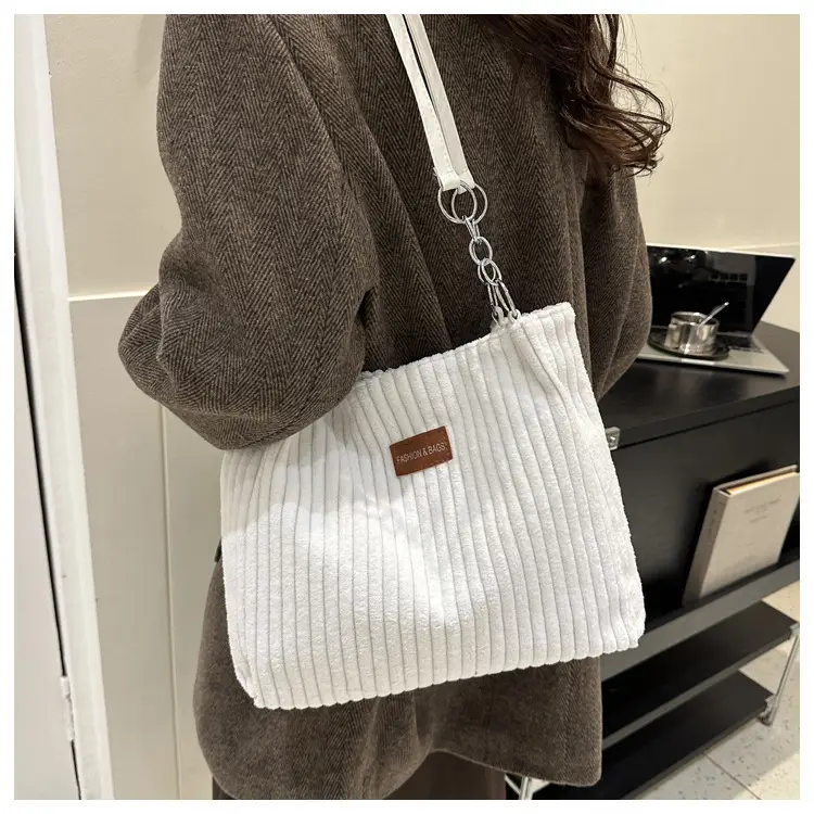 White Velvet Korean Style Shoulder Bag 2023 Winter — feature 24