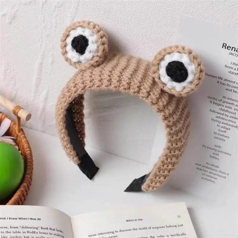 Green Wool Knitted Frog Headband with Big Eyes — feature 6
