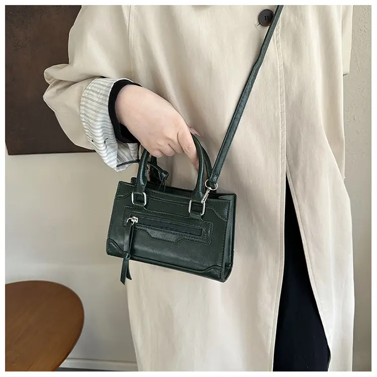Women's Brown Leather Shoulder Messenger Bag Winter 2023 — feature 10