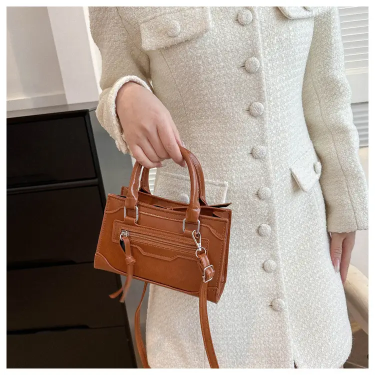 Women's Brown Leather Shoulder Messenger Bag Winter 2023 — feature 14