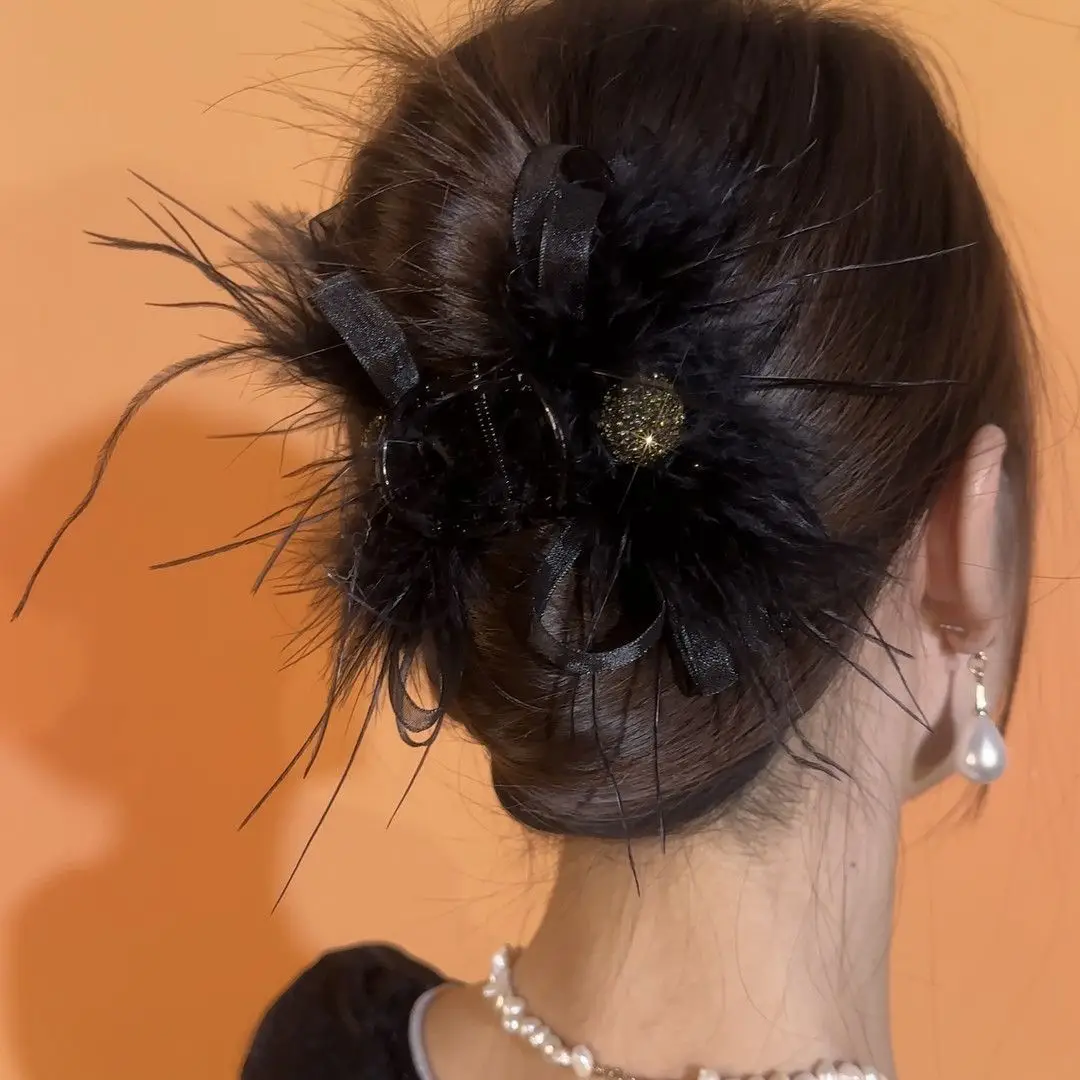Feather Bow Hairpin with Pearl Earrings & Necklace - Image 8