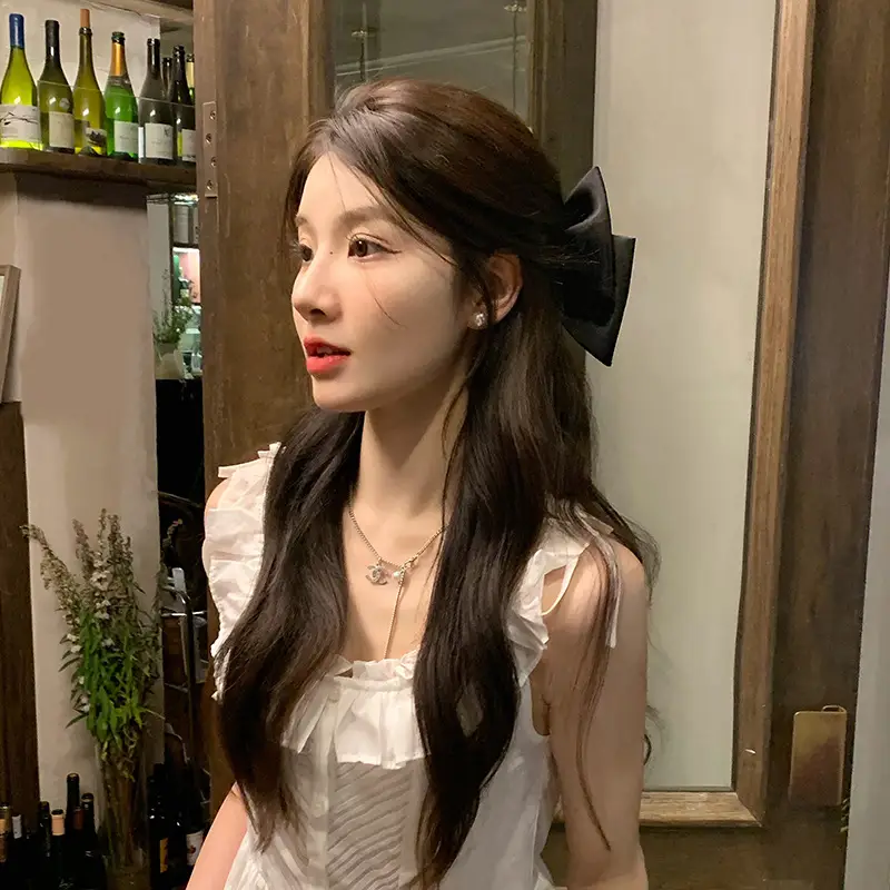 Oversized Black 3D Bow Hairpin Clip — feature 2