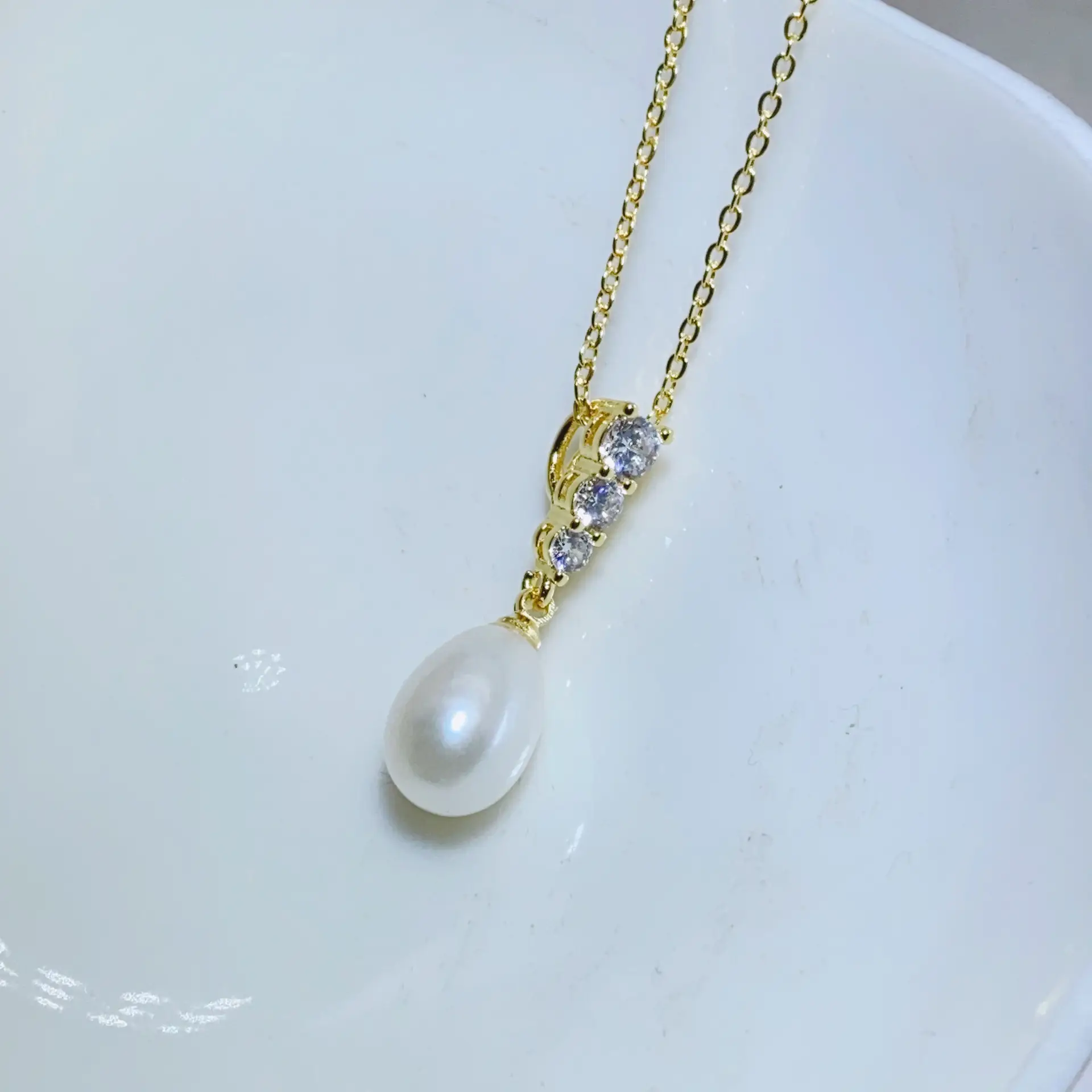 Natural Pearl Earrings Women's Retro Hepburn Style - Image 9