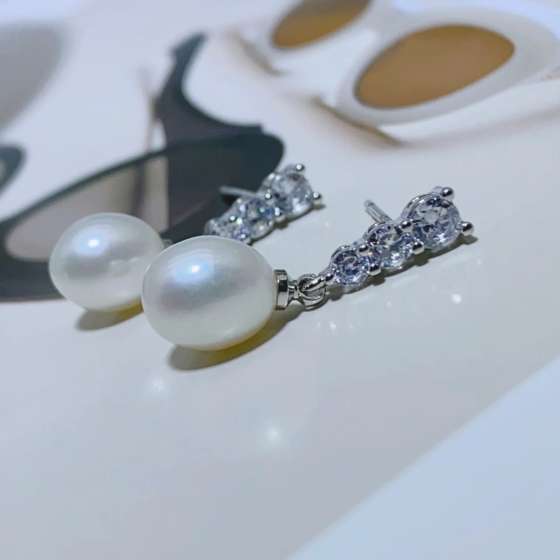 Natural Pearl Earrings Women's Retro Hepburn Style — feature 8