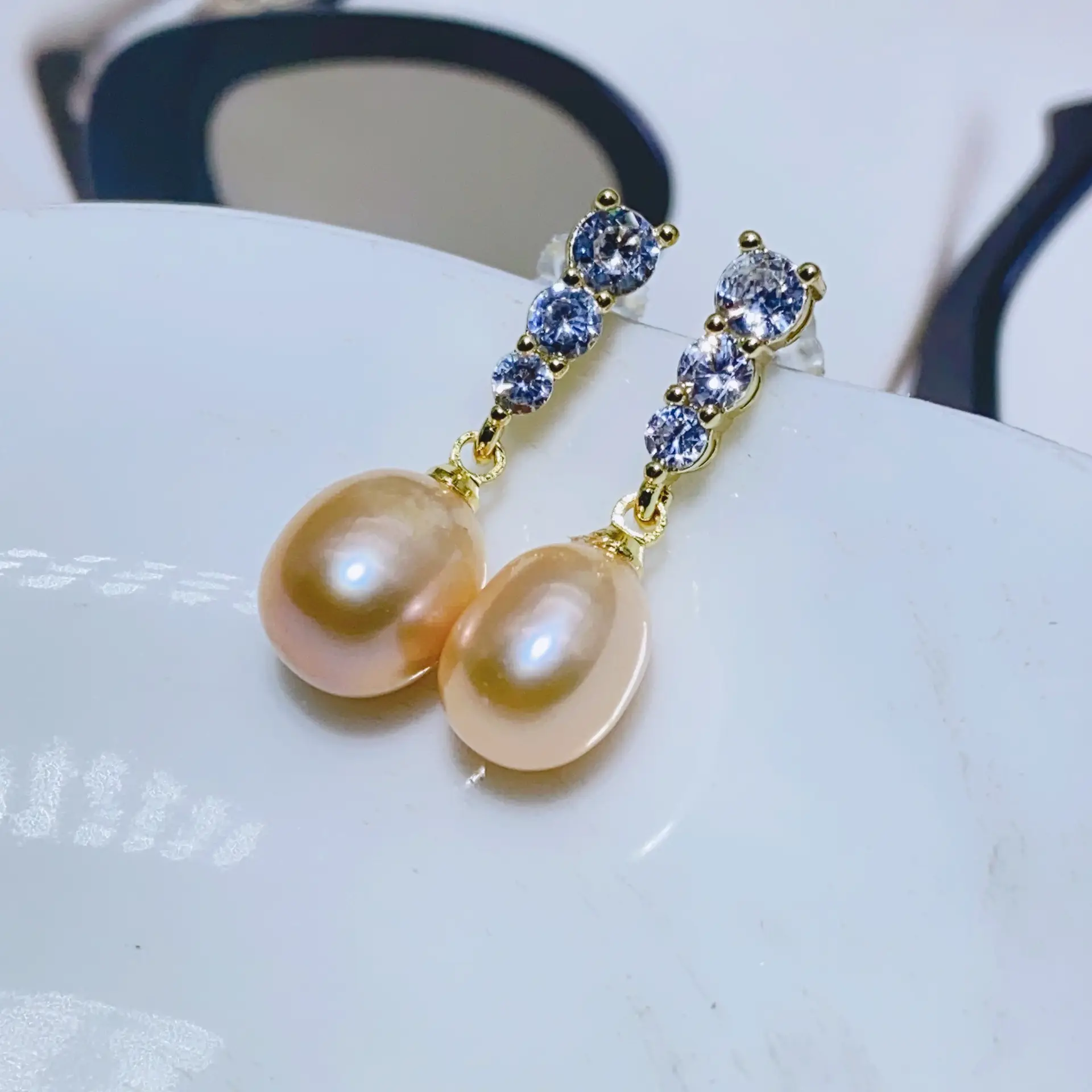 Natural Pearl Earrings Women's Retro Hepburn Style - Image 2