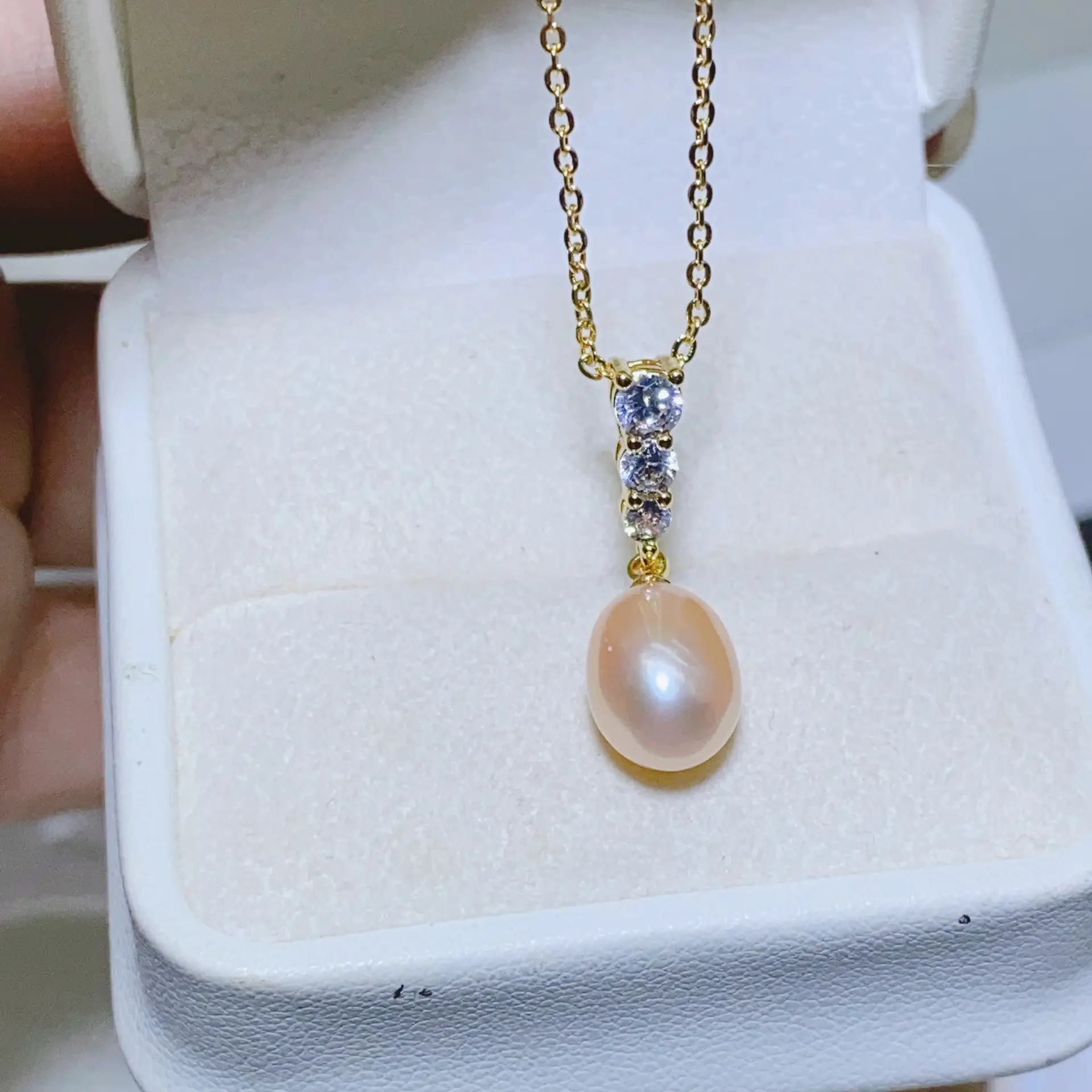 Natural Pearl Earrings Women's Retro Hepburn Style - Image 5
