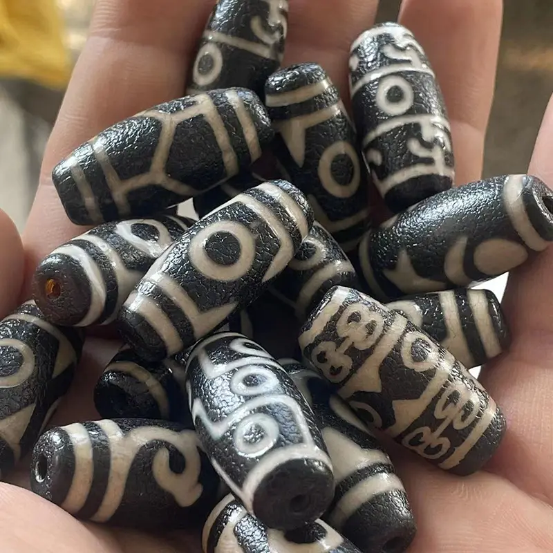 30mm Antique Black & White Agate Beads Loose Wholesale - Image 2