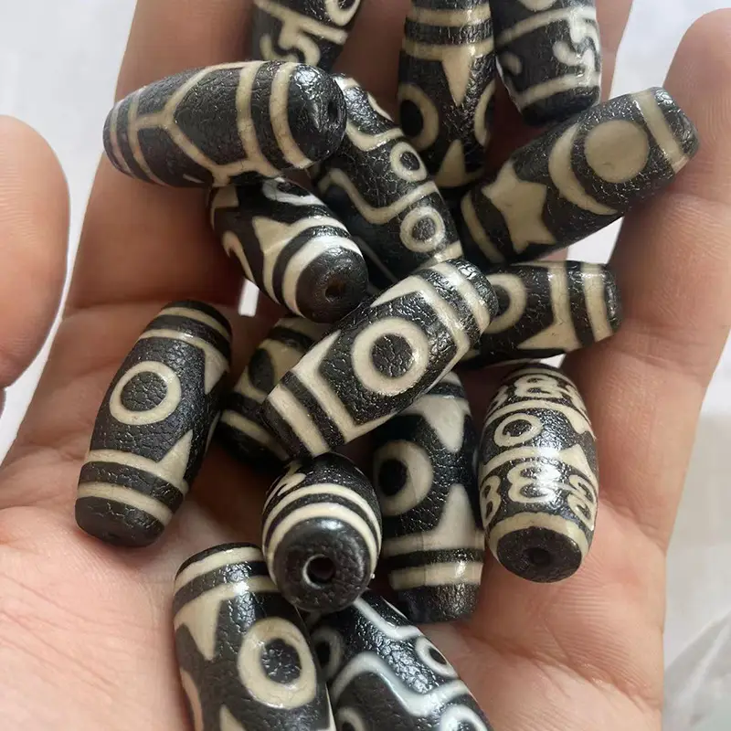 30mm Antique Black & White Agate Beads Loose Wholesale - Image 3