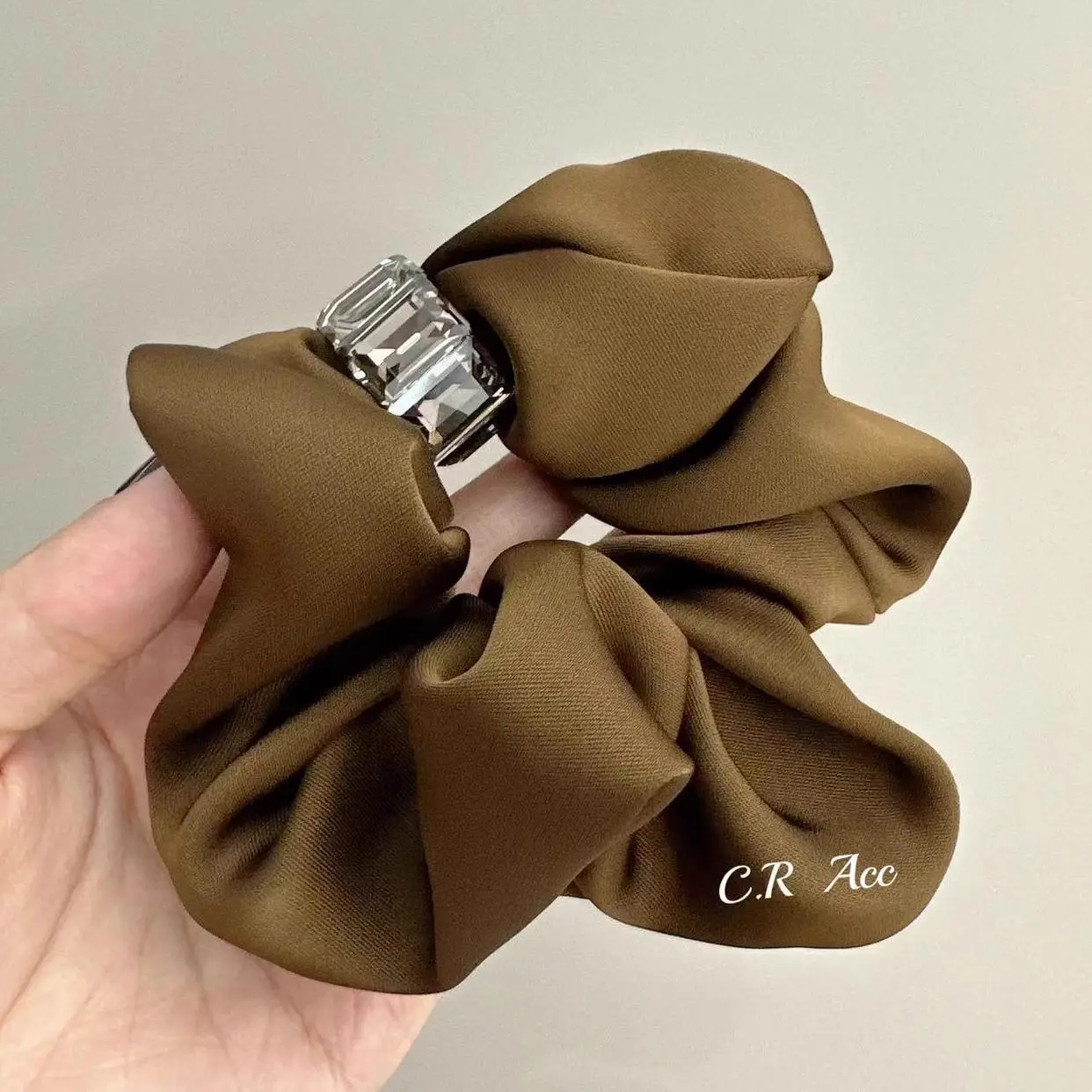 New South Korea Imported Satin Hair Band with French Retro Metal Design — feature 3
