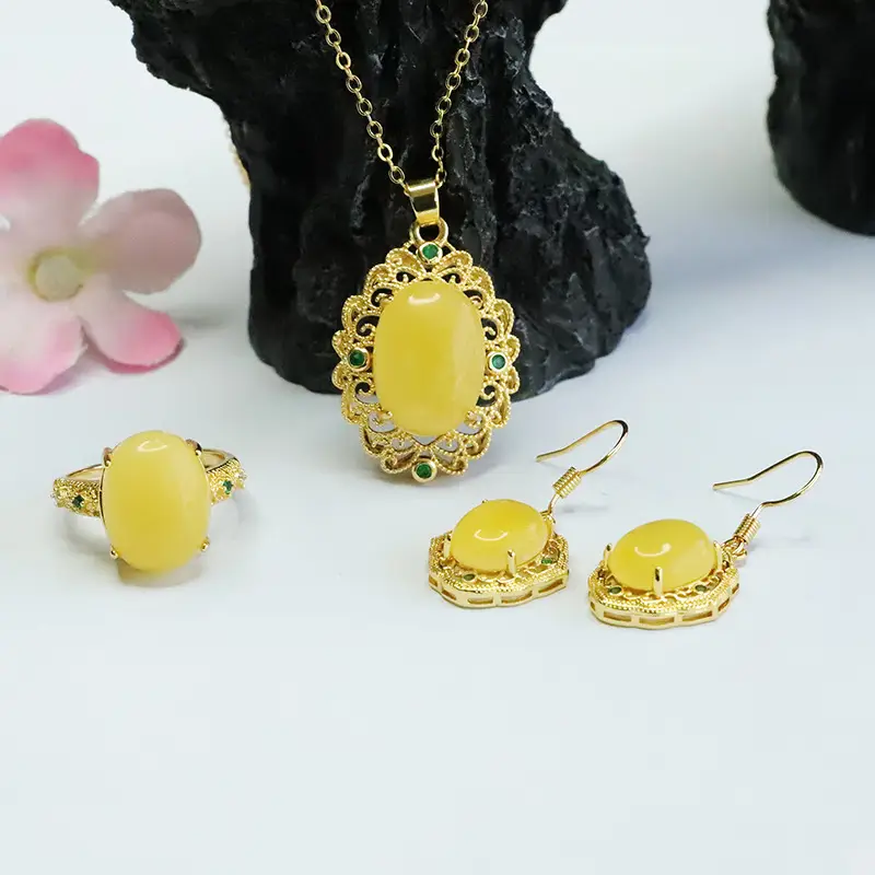 Guan Yu Natural Amber Three-Piece Set Gold Plated — feature 7