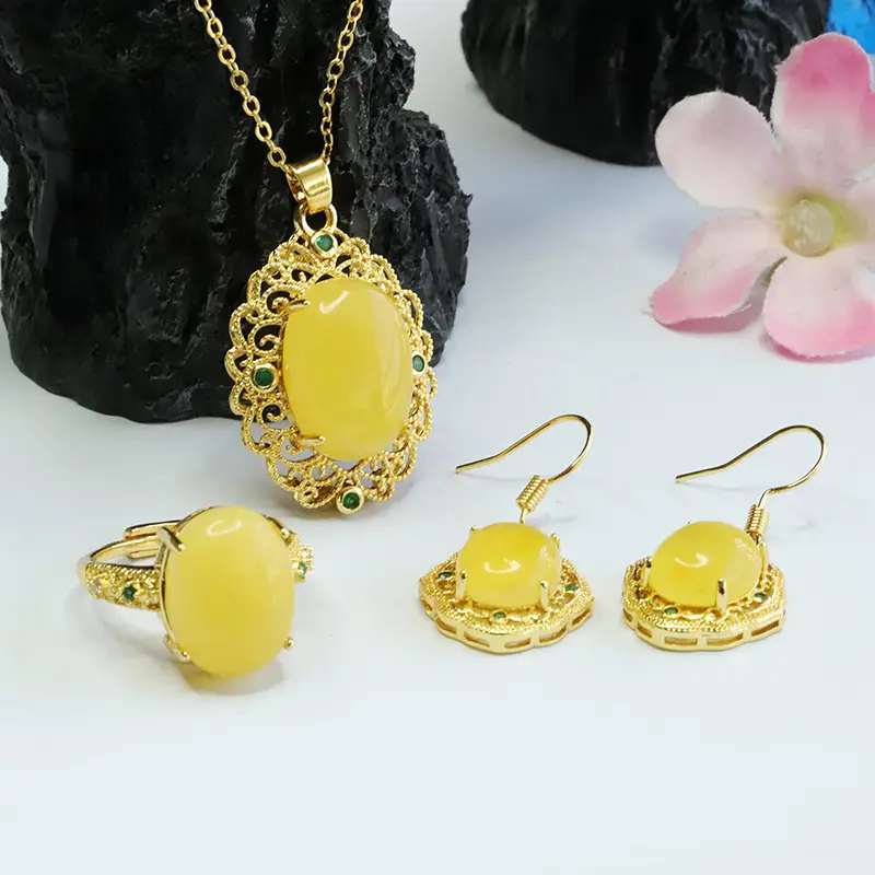 Guan Yu Natural Amber Three-Piece Set Gold Plated — feature 9