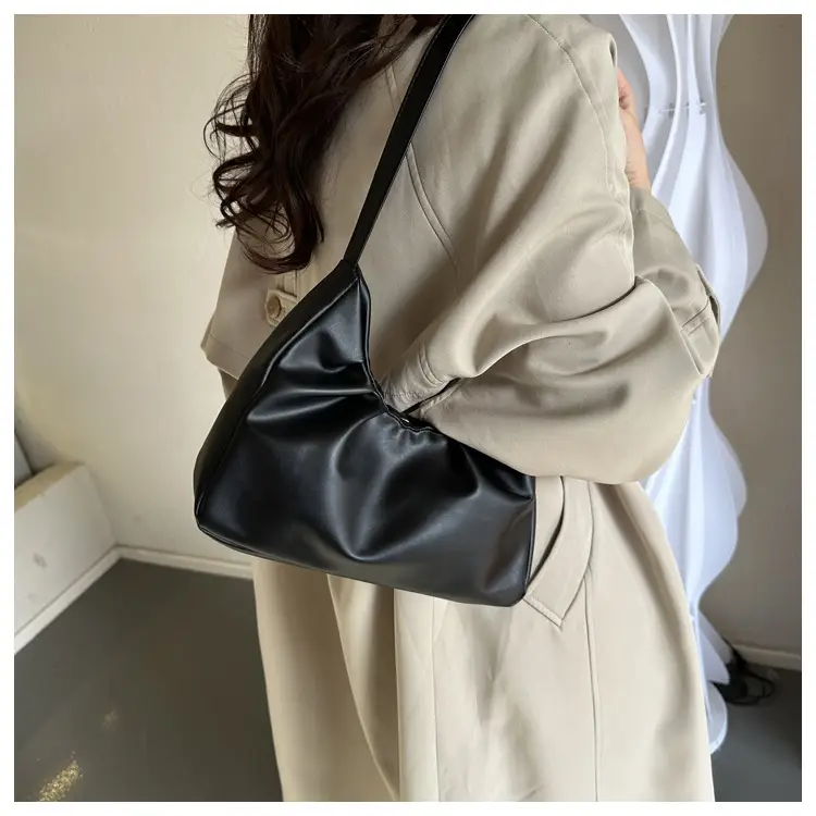 Black Retro Crossbody Bag for Women 2023 — feature 10