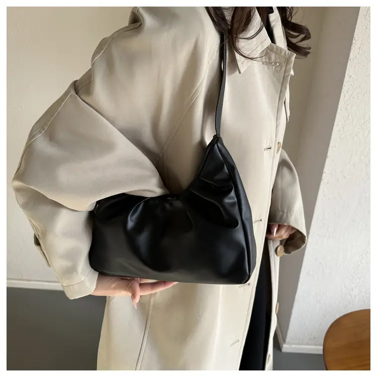 Black Retro Crossbody Bag for Women 2023 — feature 11