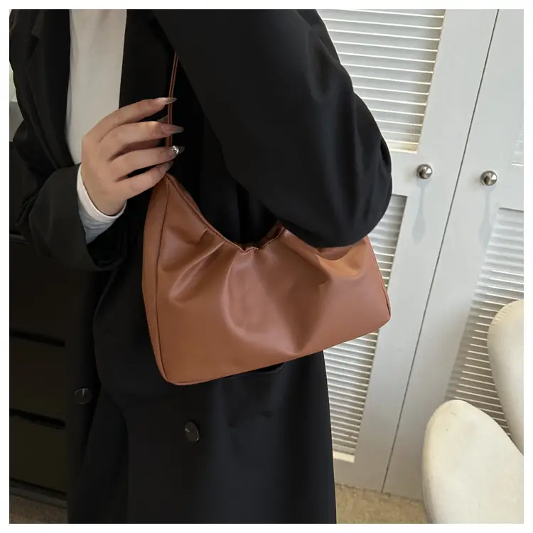 Black Retro Crossbody Bag for Women 2023 — feature 13
