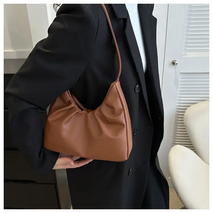 Black Retro Crossbody Bag for Women 2023 — feature 14