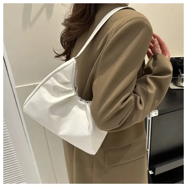 Black Retro Crossbody Bag for Women 2023 — feature 16