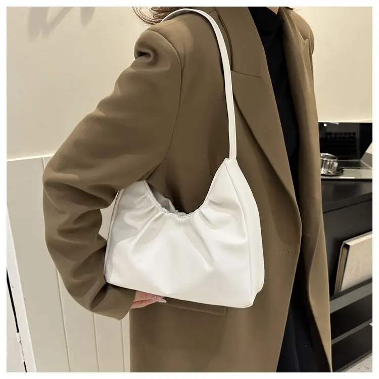 Black Retro Crossbody Bag for Women 2023 — feature 17