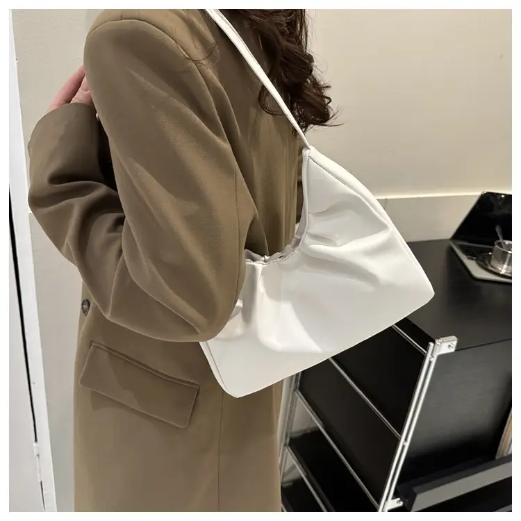 Black Retro Crossbody Bag for Women 2023 — feature 18